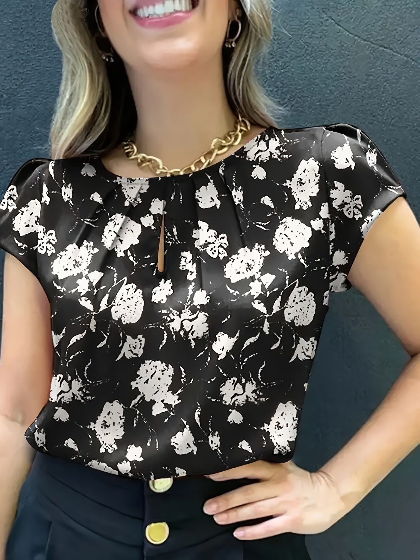 Women’s Casual Loose Fit Floral Print Blouse – Short Sleeve Round Neck Top with Ruched Bust, Lightweight Polyester for Spring, Summer & Fall