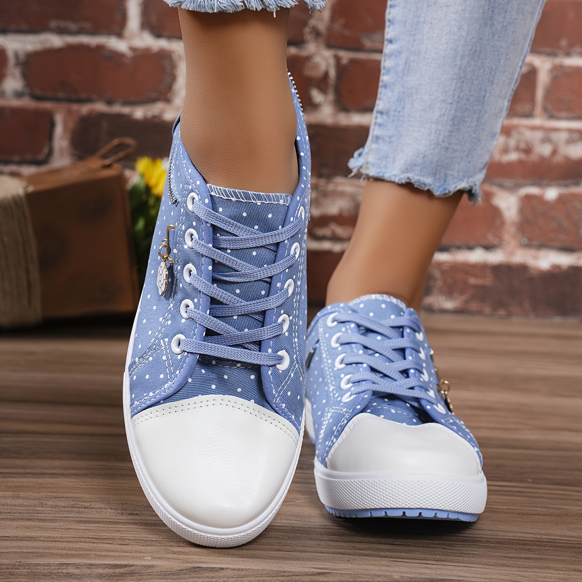 Women's Casual Canvas Shoes - Lace-Up Flat Sneakers